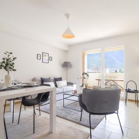Modern Apartment Close To Martigny Train Station Exterior photo