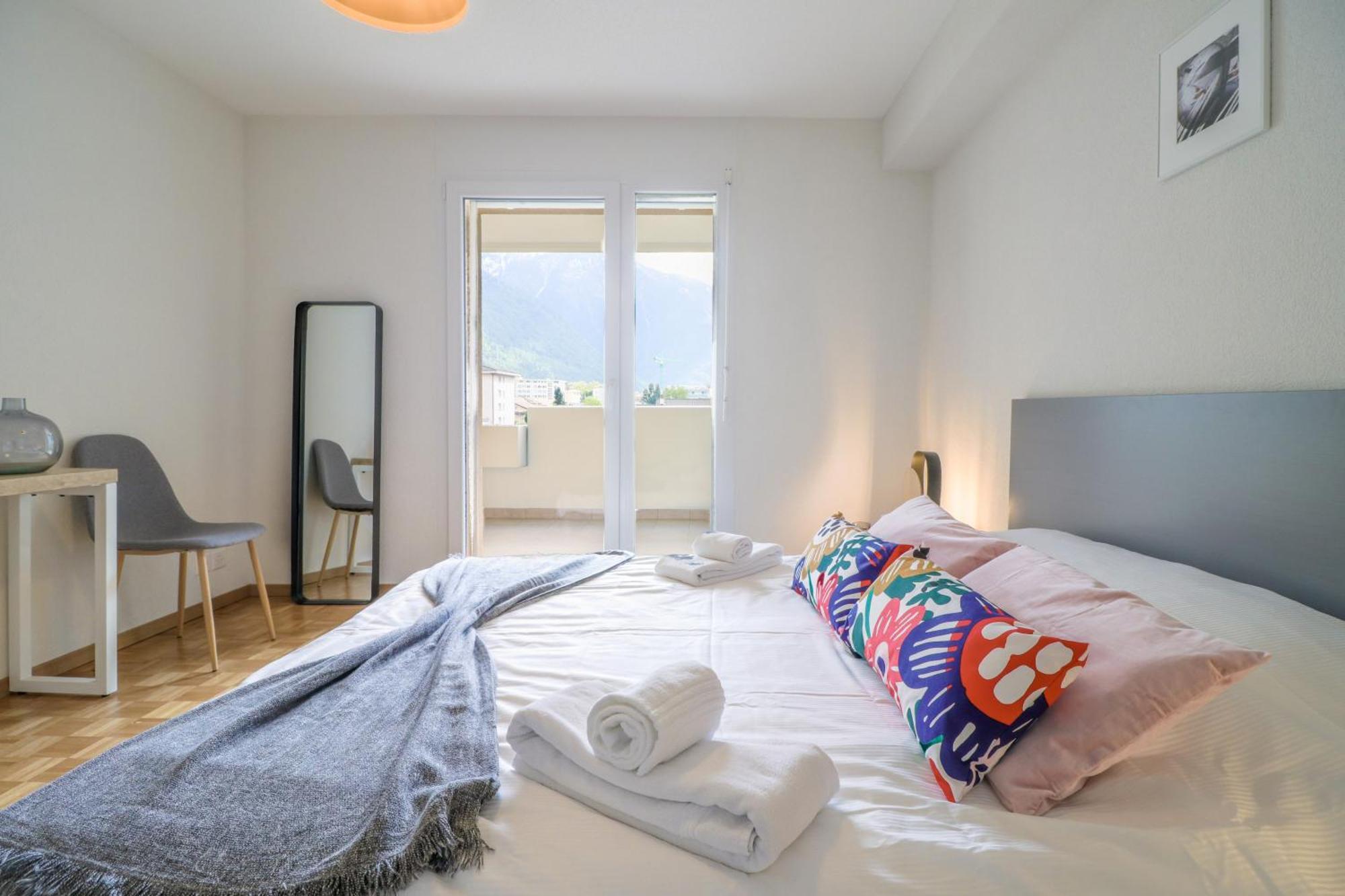 Modern Apartment Close To Martigny Train Station Exterior photo