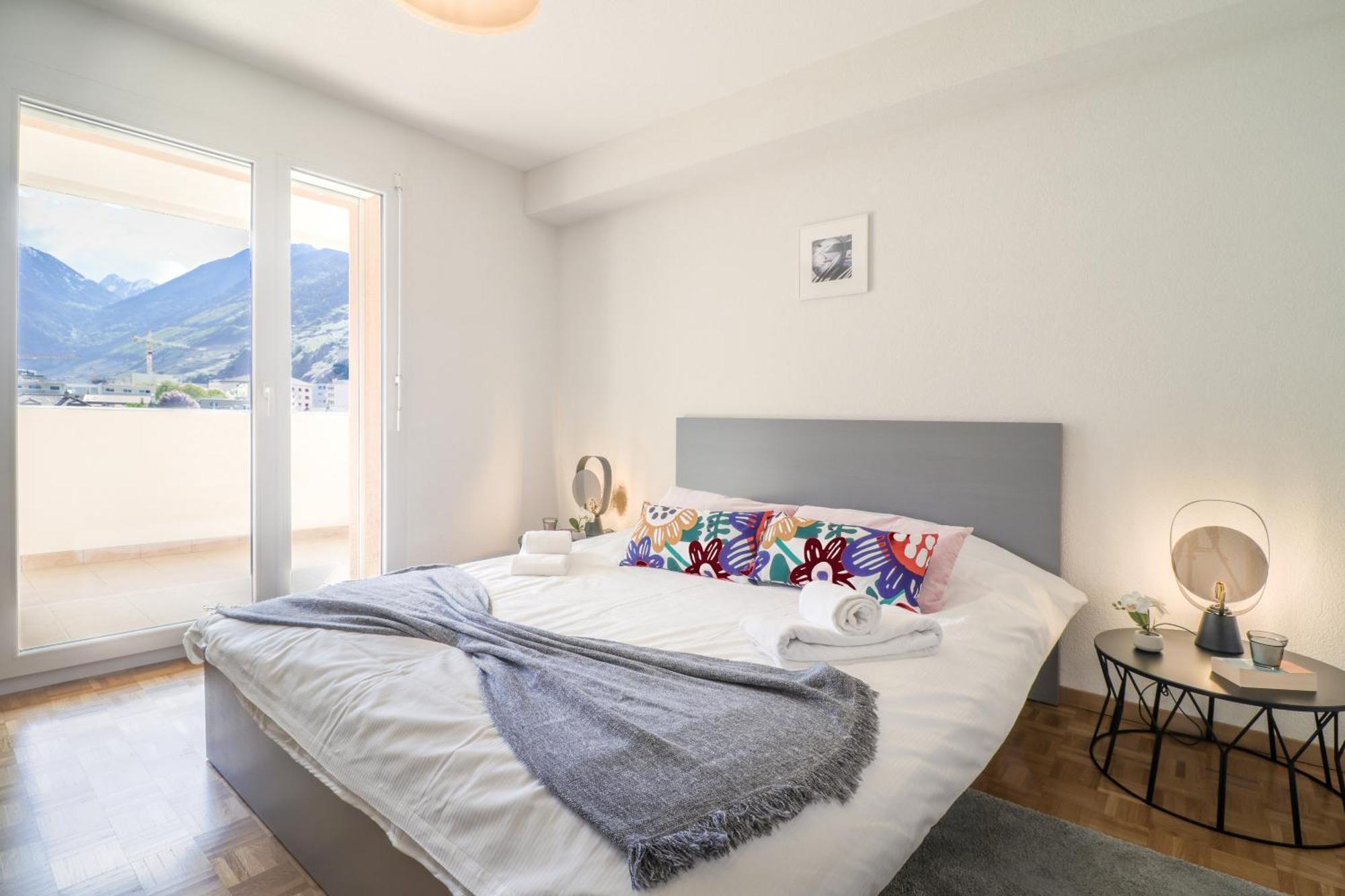 Modern Apartment Close To Martigny Train Station Exterior photo